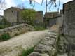 Petit pont de pierre dans le vieux village face Ã  l'Ã©glise / France, Languedoc Roussillon, Cubieres sur Cinoble