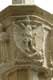 Le messager, pèlerin avec canne sculpté sur la Creu, grande croix des chemins médiévale / France, Languedoc Roussillon, Ille sur Tet