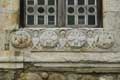 Encadrement de marbre décoré d'anges et symboles des évangélistes / France, Languedoc Roussillon, Saint Andre