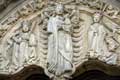 Vierge couronnée à l'enfant au tympan du portail / Espagne, Galice, Santiago de Compostela