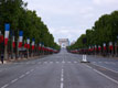 Champs Elysées et arc de triomphe