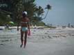 Femme en maillot sur la plage / USA, Floride, Sanibel