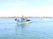 Petit bateau de pêche dans le port de Canet