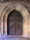 Porte gothique reliant le cloître à la cathédrale
