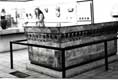Large sarcophage recouvert de mosaïques