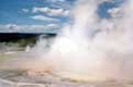 Alignement de geysers fumants / USA, Wyoming, Yellowstone