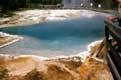 Grande piscine bleue aux concretions blanches / USA, Wyoming, Yellowstone