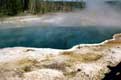 Piscine bleu profond fumante / USA, Wyoming, Yellowstone